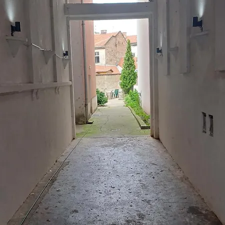 Square 29 شقة بلغراد