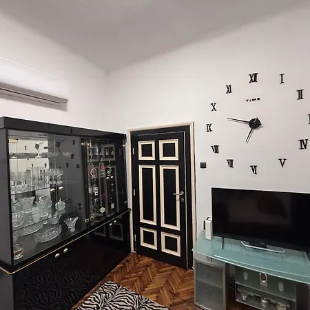 Square 29 * بلغراد